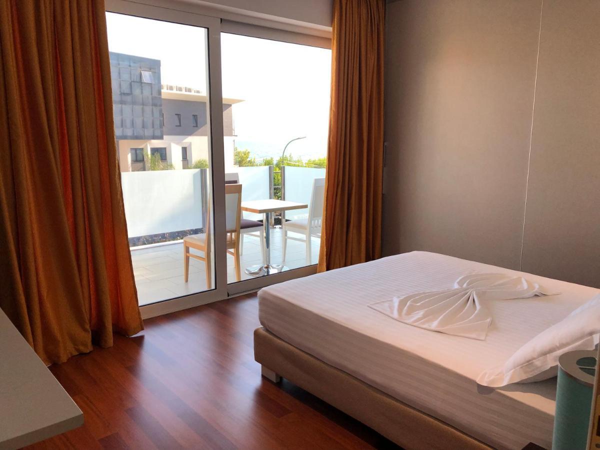 Nemesis Hotel Саранда Экстерьер фото