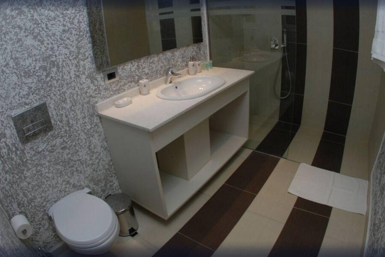 Nemesis Hotel Саранда Экстерьер фото